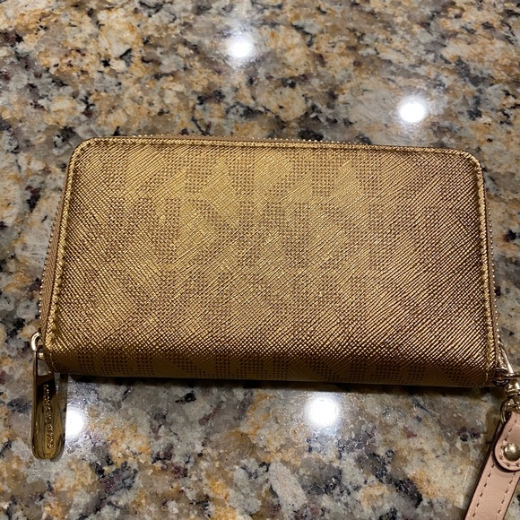 Michael Kors Gold Wristlet/Wallet - Picture 6 of 7